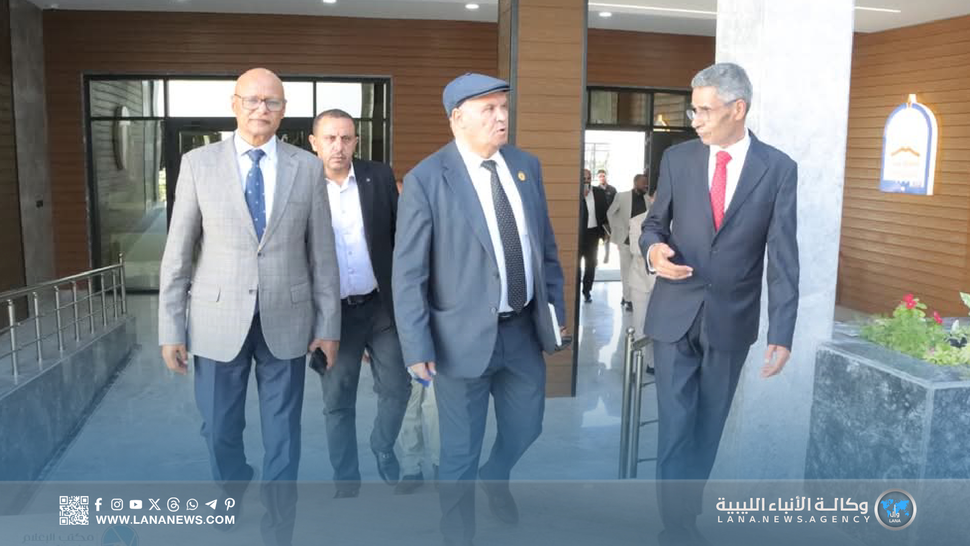 وفد جامعة الجفرة يزور مجمع القاعات الدراسية الحديث بجامعة سرت