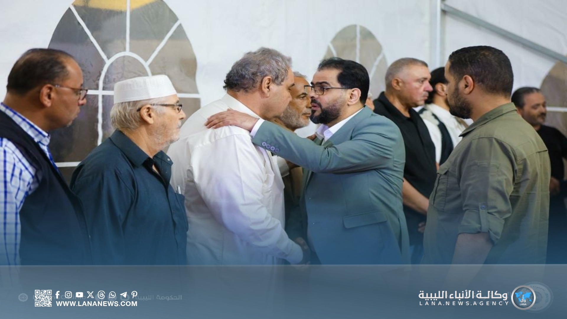 رئيس الحكومة ومدير صندوق التنمية يعزيان أسرة الشهيد فتحي الأغا