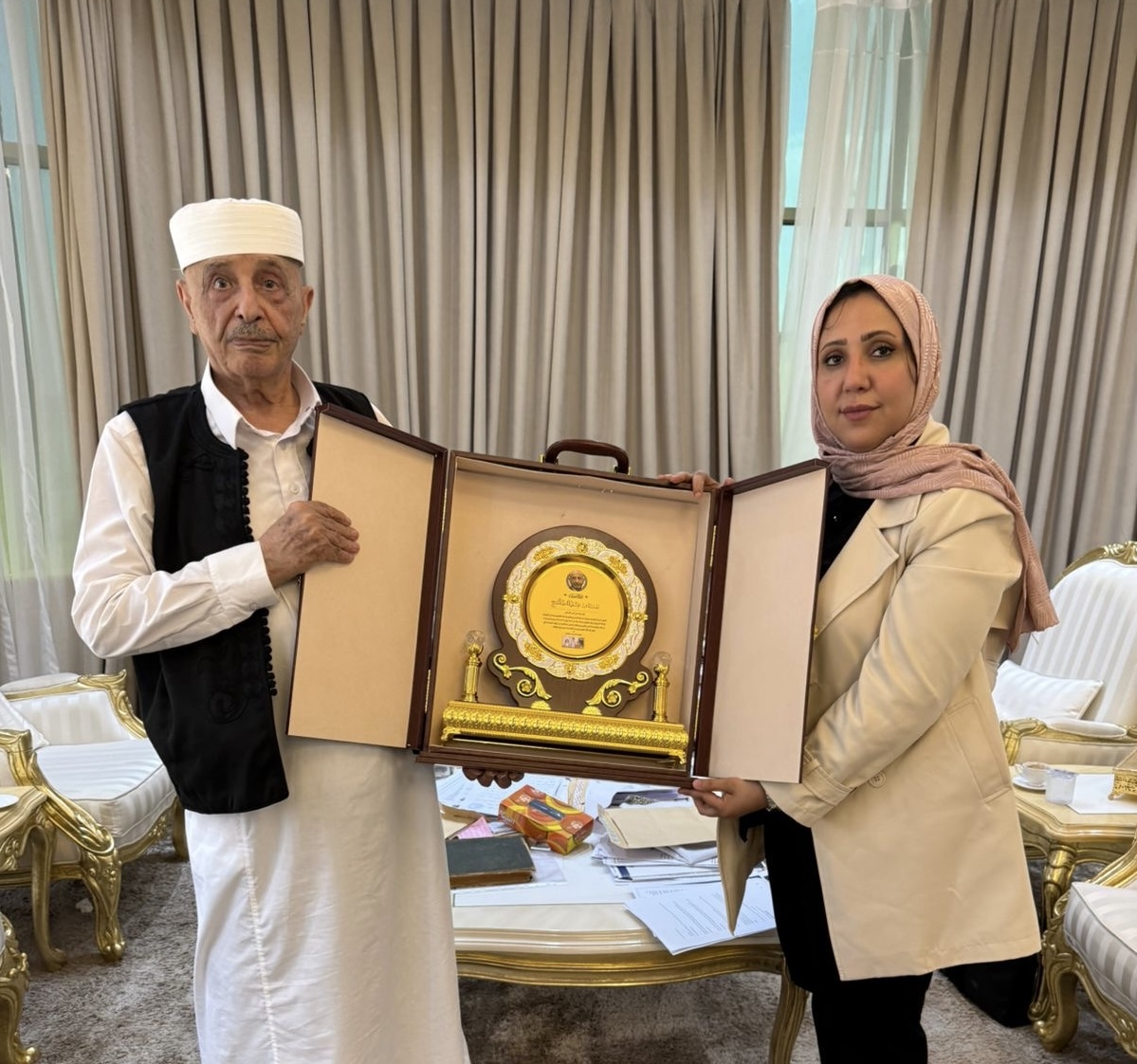 تكريم المستشار عقيلة صالح لدعمه مبادرة علاج تشوهات الشفة الأرنبية وسقف الحلق