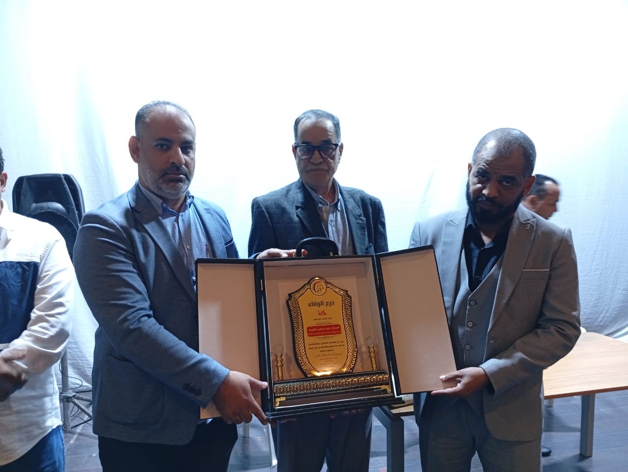 نقابة محرري العقود بنغازي تكرّم علي إبراهيم الشريف تقديرًا لمسيرته المهنية