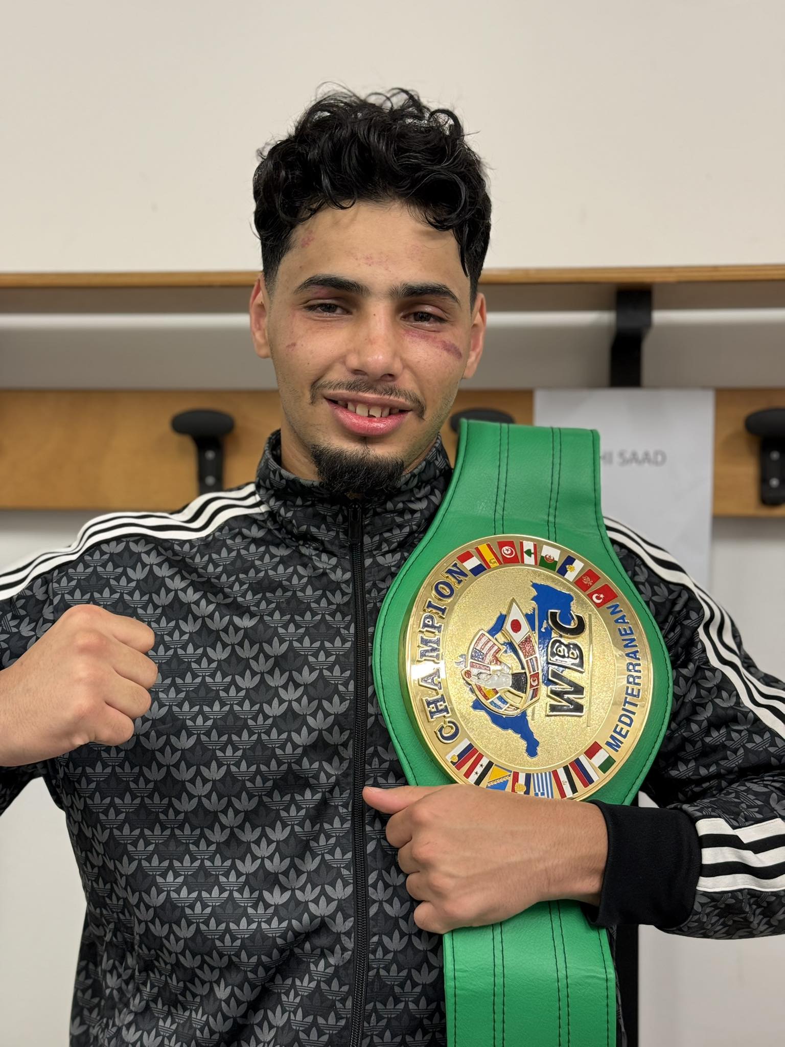 الملاكم الليبي «سعدالفلاح» يتوج بلقب المجلس العالمي للملاكمة