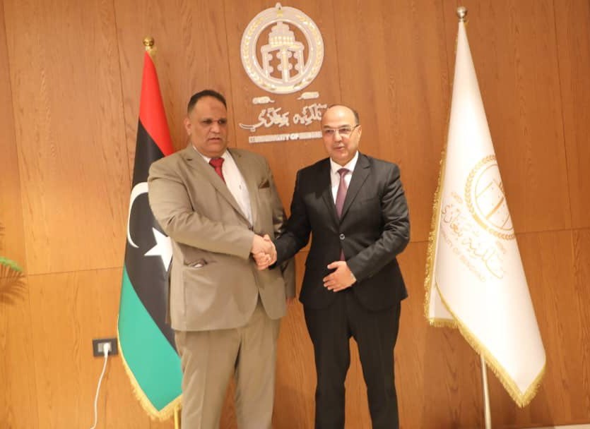 بلدية بنغازي تبحث تفعيل دور الجمعيات الإسكانية