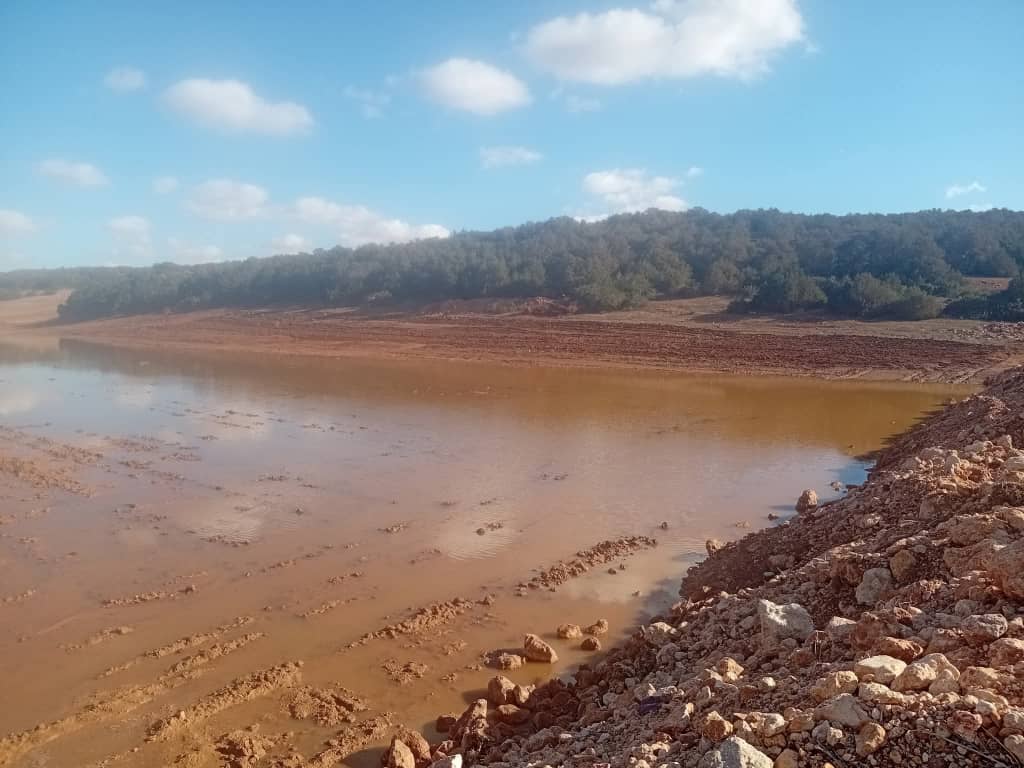 الشرطة الزراعية توثق تضرر مزارع الجبل الأخضر من الأمطار الغزيرة