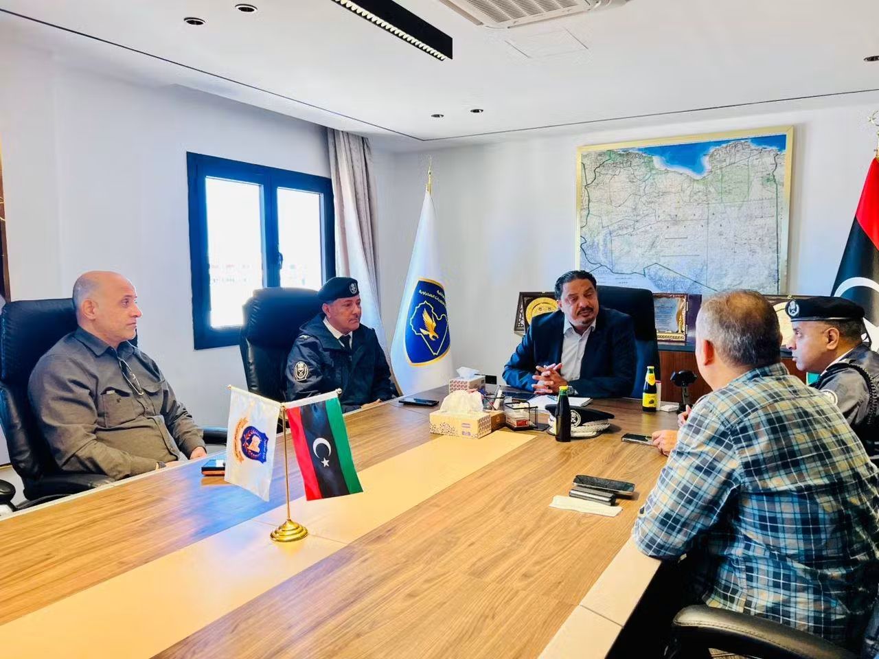 لقاء أمني في بنغازي لتعزيز مكافحة الهجرة غير الشرعية