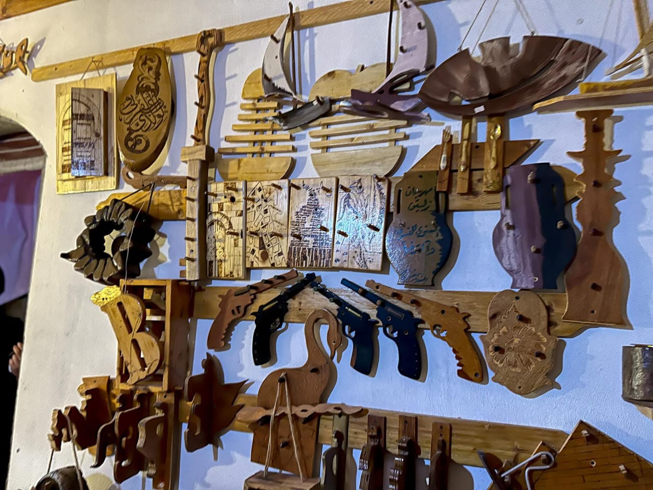 التراث الليبي ينبض في متحف الزنداح للخط والنقش