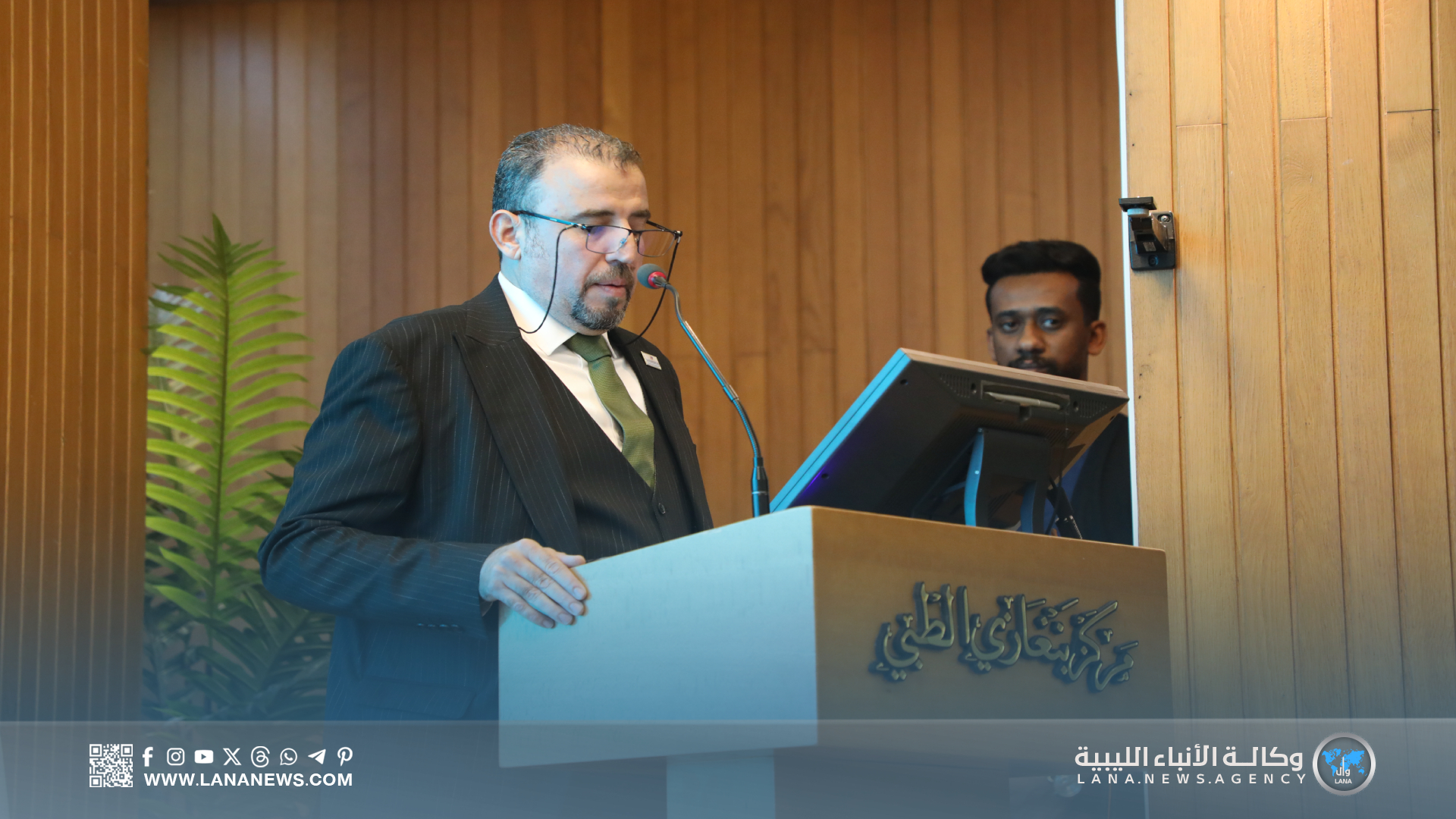 مركز بنغازي الطبي يناقش تطوير مختبراته الطبية