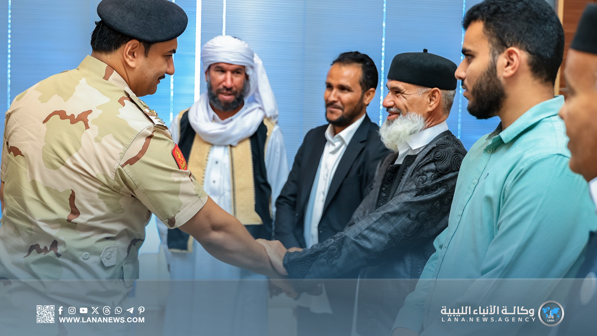 نائب القائد العام يلتقي مشايخ وأعيان قبيلة الحطمان ويؤكد دعم التنمية في الجنوب