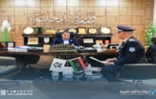 وزير الداخلية يبحث تطوير التعليم الأمني بكلية الدراسات العليا