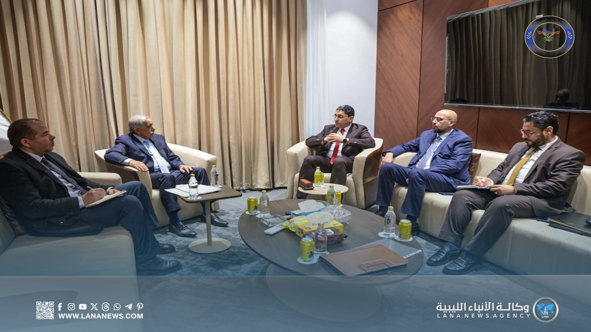 الأمن القومي ووزارة العمل والجهاز التنمية يبحثون ملفات العمالة الأجنبية