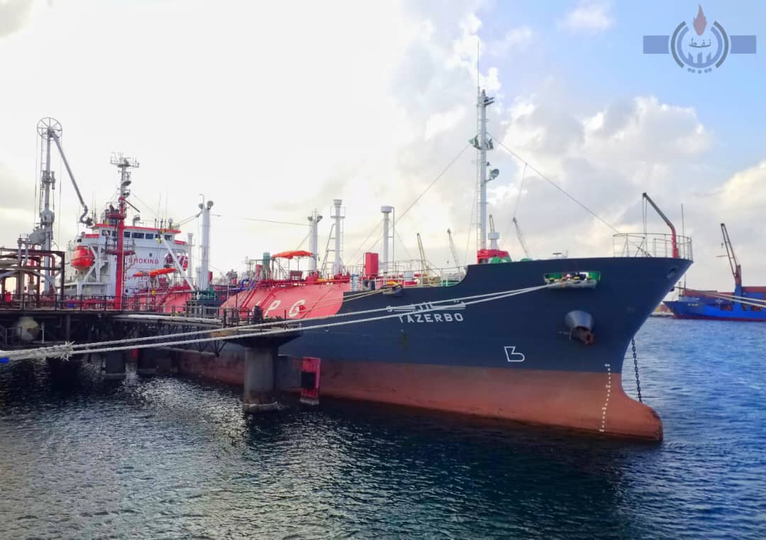 طاقم ناقلة الغاز 