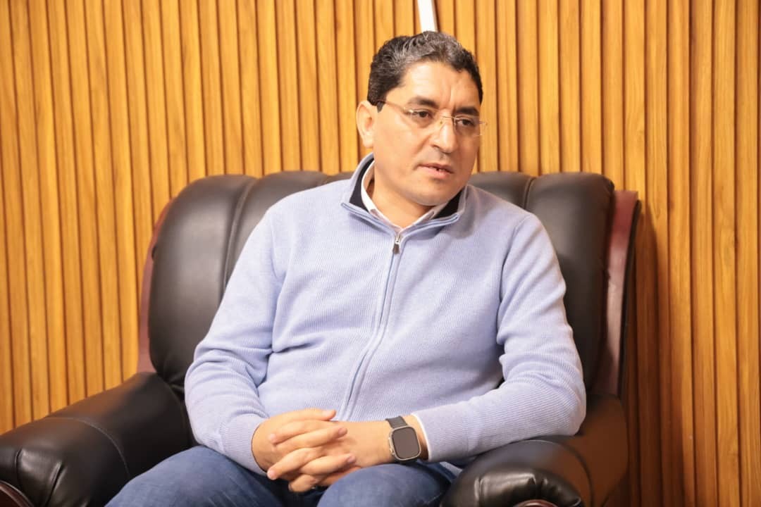 وزير العمل بالحكومة الليبية يطلع على مقترحات بيت فزان لإقامة دورات تدريبية للمرأة