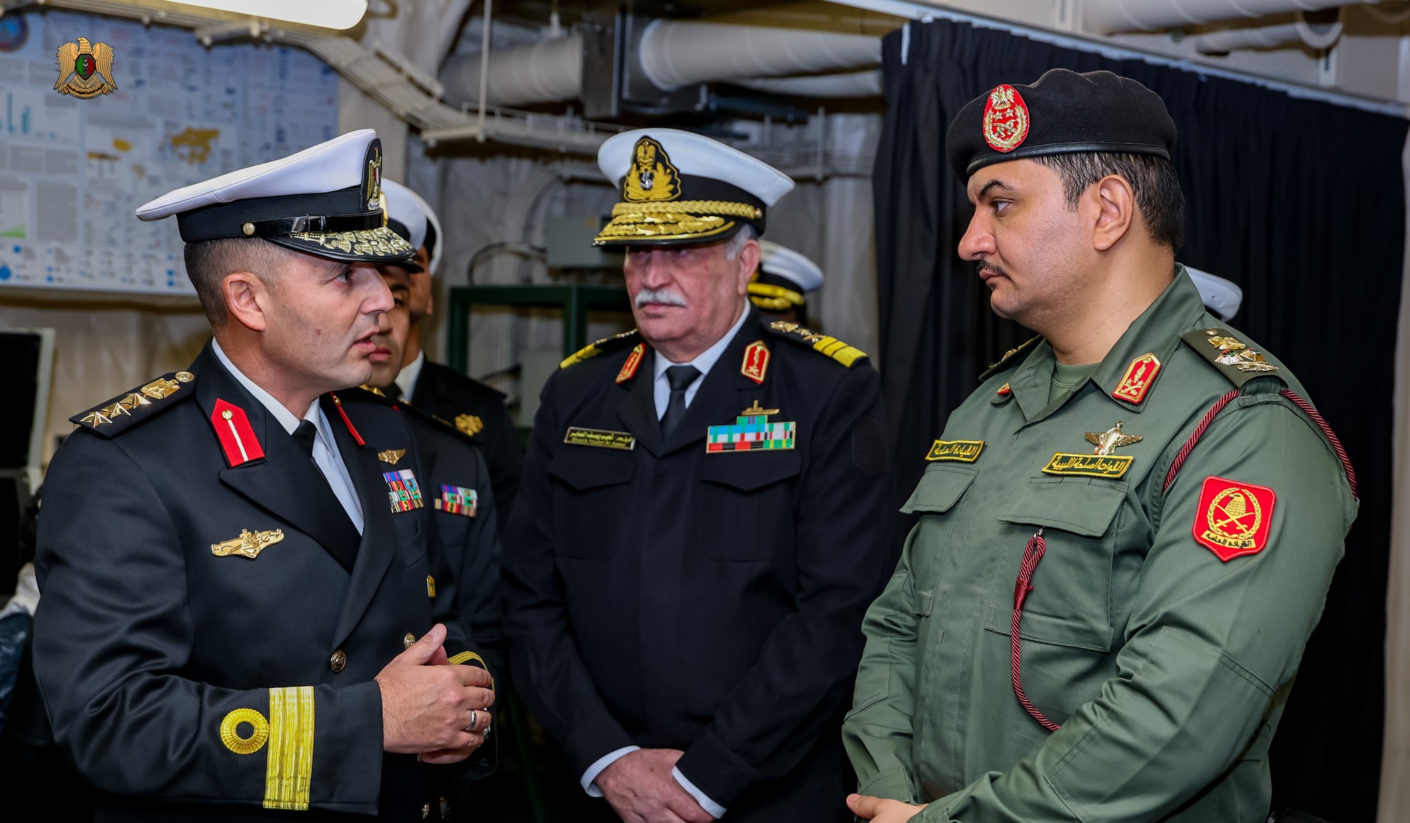 الفريق صدام حفتر يزور الفرقاطة المصرية الراسية بميناء بنغازي