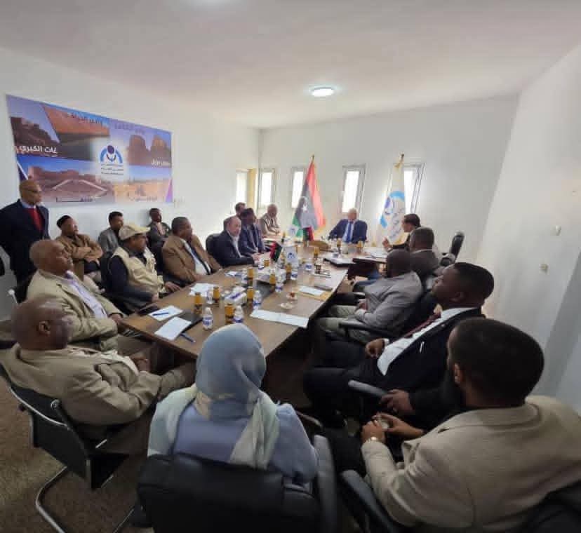 الحضيري يناقش مع عمداء بلديات الجنوب دعم التأمين الصحي 