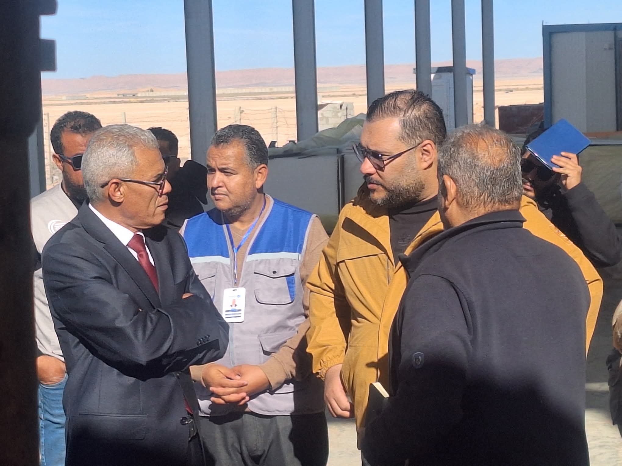 المدير التنفيذي للجهاز التنمية يتفقد مشروعات بلدية الجفرة