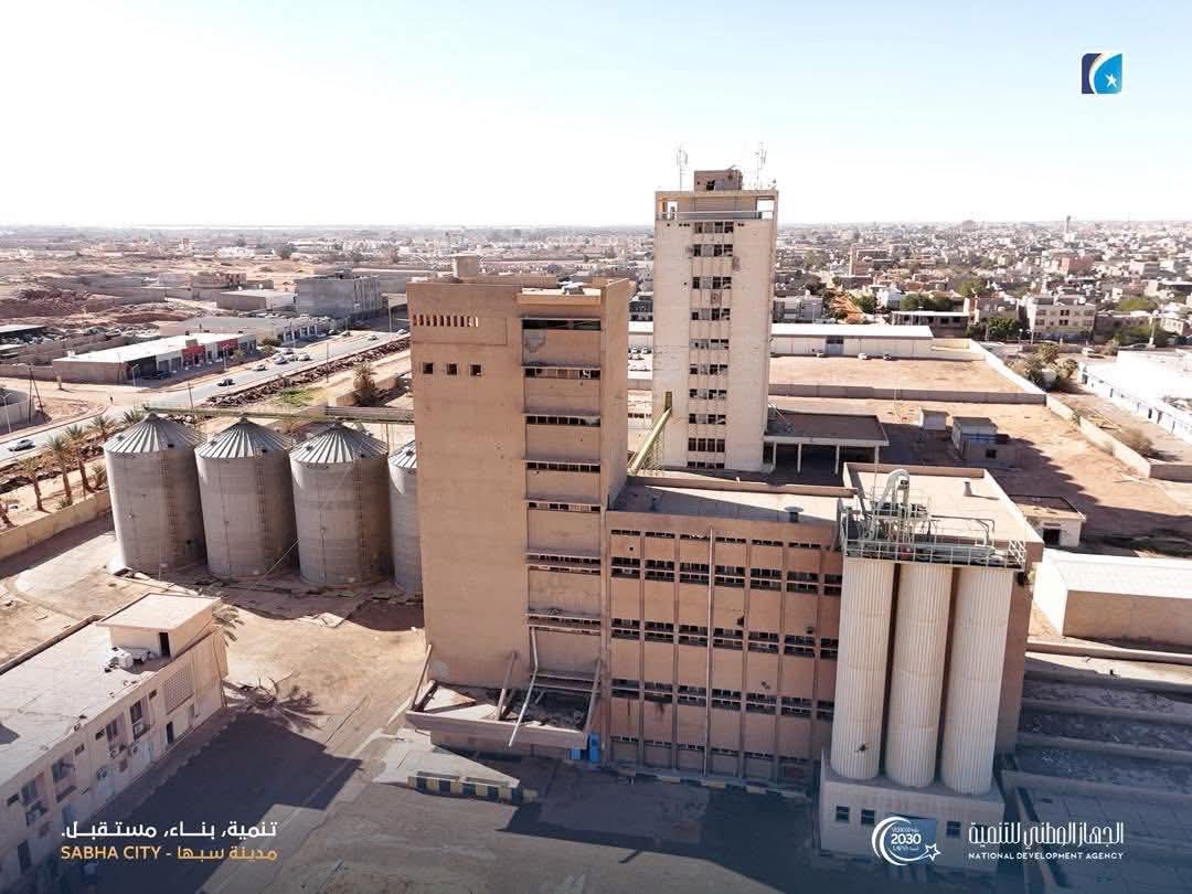 جهاز التنمية يدرس إعادة تشغيل مصنع أعلاف سبها ضمن خطته الاستثمارية