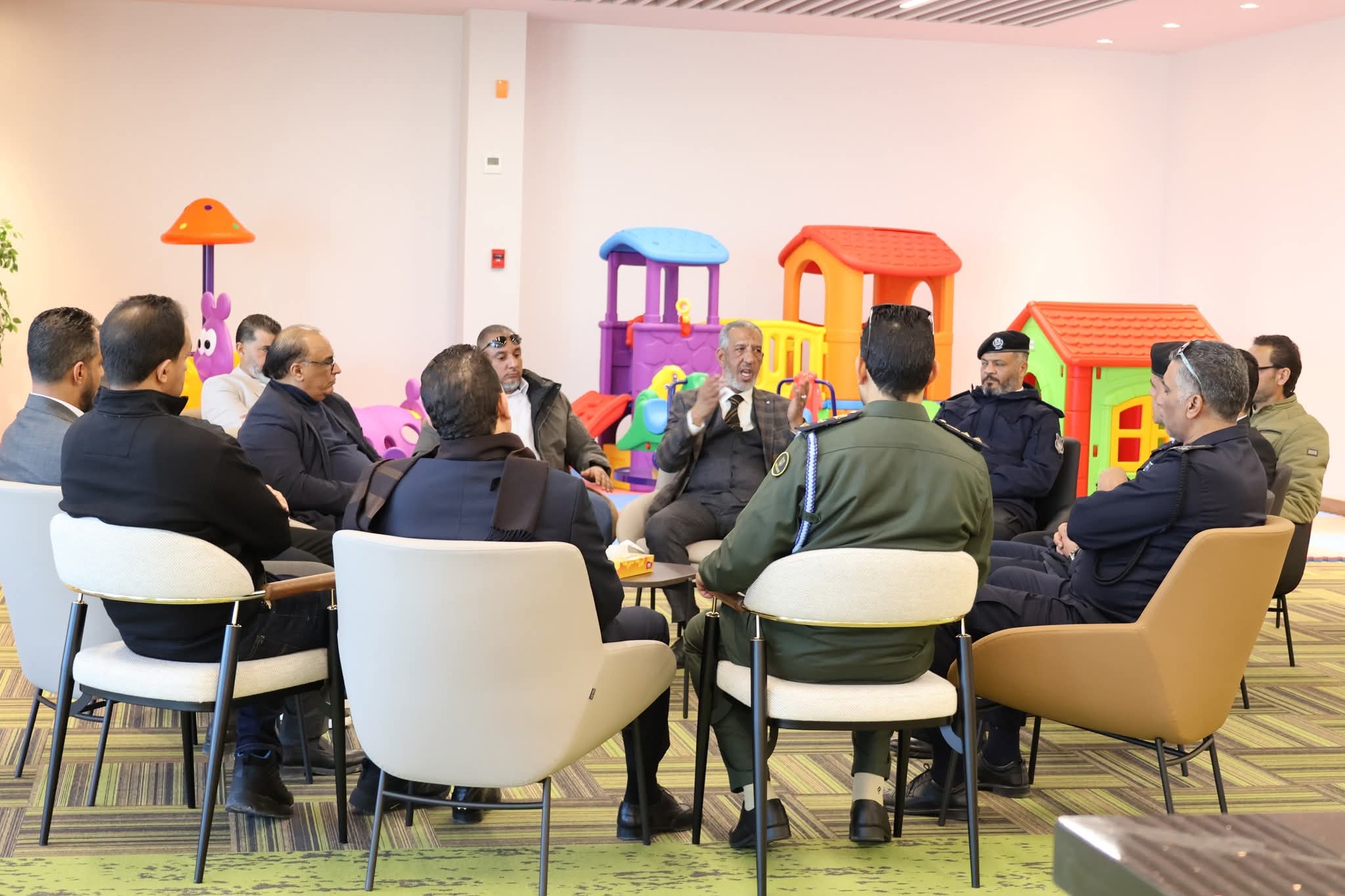 مصلحة الطيران تتابع تطبيق المعايير الدولية في مطار سرت الدولي