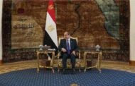 القائد العام للقوات المسلحة يصل القاهرة ويجتمع بالرئيس المصري 