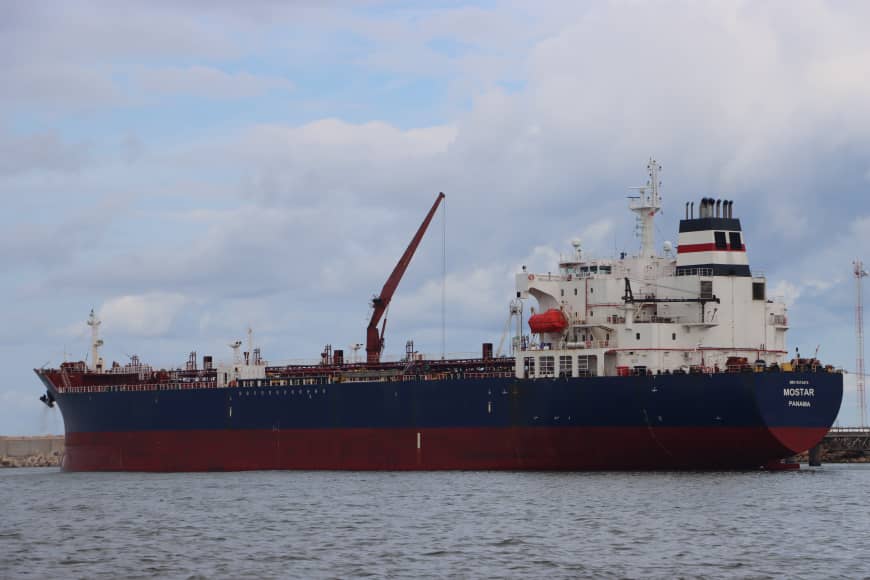 وصول 13 ألف طن من الوقود لميناء جليانة ببنغازي