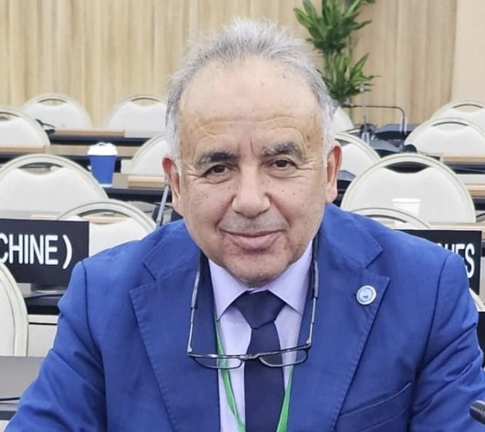 الفرق الفنية المختصة تتابع ظاهرة الانجرافات الأرضية في وادي زازة