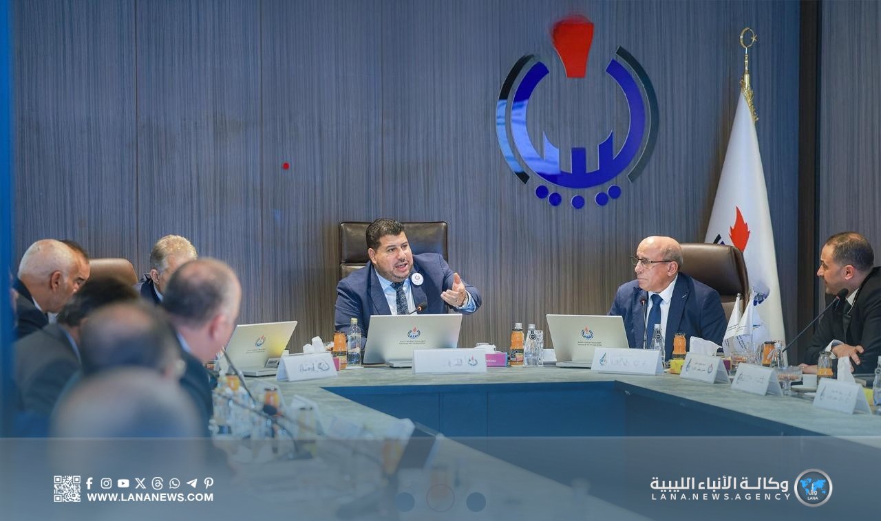 رئيس مؤسسة النفط يلتقي بإدارات شركات الخليج والجوف والوطنية للإنشاءات