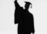 خريجون بلا وظائف وسوق يفتقد المهارات .. أزمة التعليم الجامعي في ليبيا