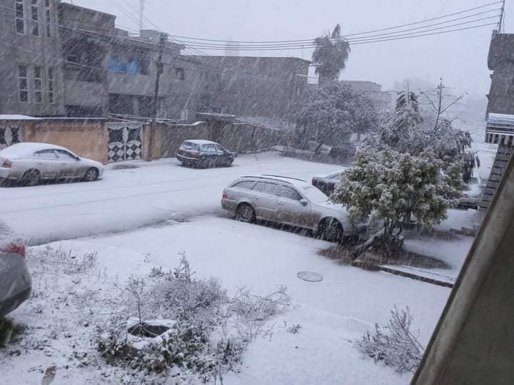 وزارة البيئة تنفي شائعة عاصفة ثلجية وتؤكد استقرار الأجواء