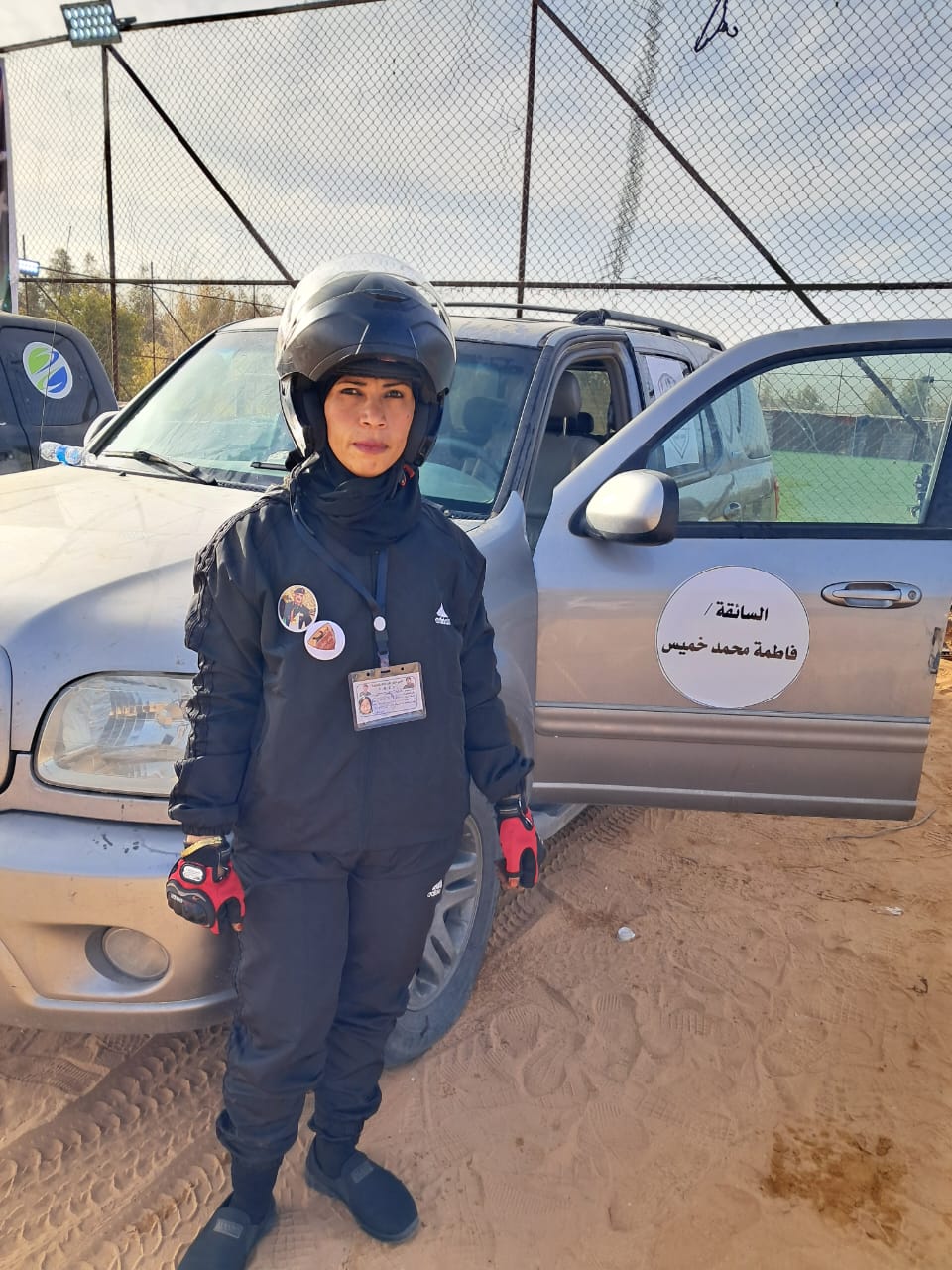 في رمال فزان تُصنع الإرادة: قصة فاطمة خميس مع القيادة والرالي