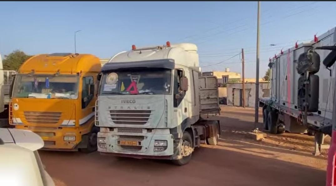 وصول شحنة دعم فني ولوجستي لشركة الكهرباء بالكفرة