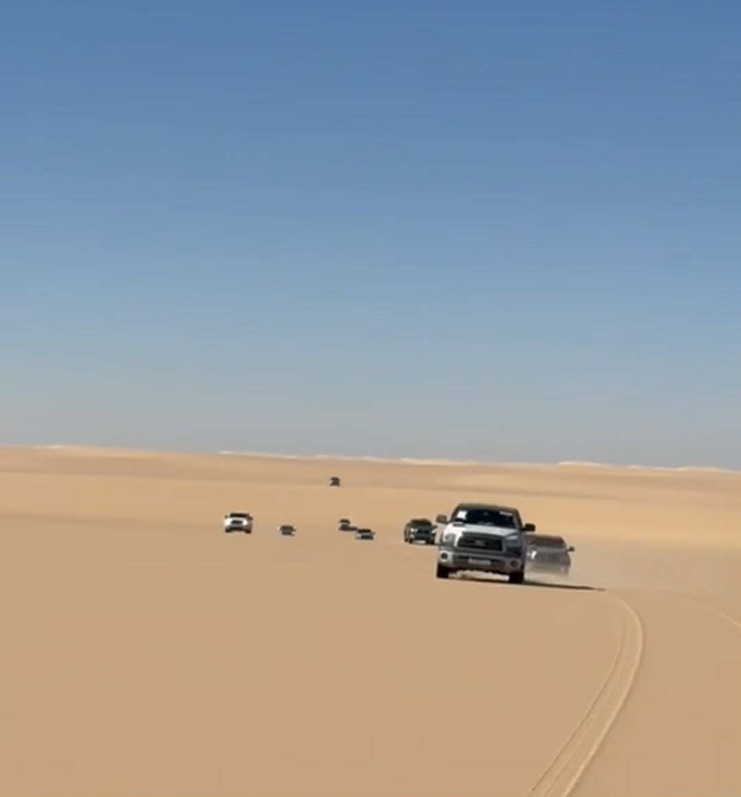 لجنة مختصة تبدأ جولة ميدانية لتقييم موقع رالي الكُفرة