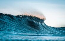 الأرصاد تحذر من رياح قوية وأمواج عالية على طول السواحل الليبية