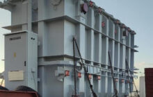 وصول محول كهربائي جديد لمحطة القوارشة بمدينة بنغازي