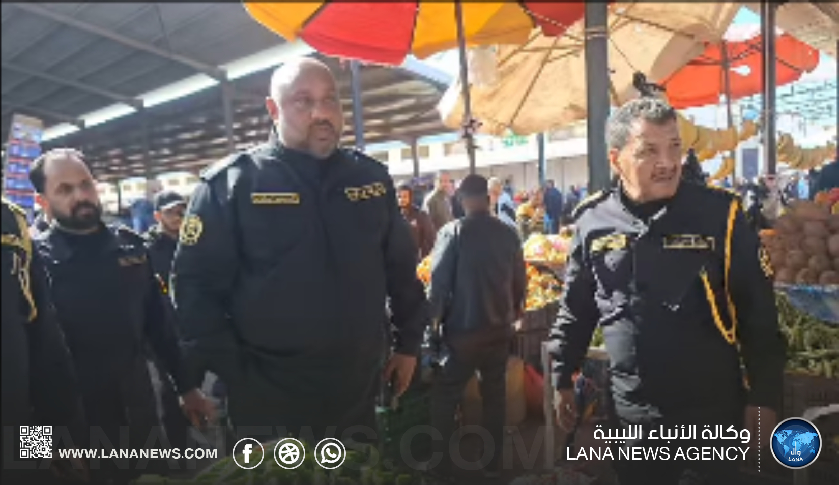 الحرس البلدي بنغازي يلزم تجار الخضروات والفواكه بخفض الأسعار