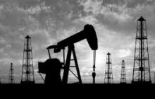 النفط يتجه لتسجيل أول مكاسب أسبوعية في ثلاثة أسابيع