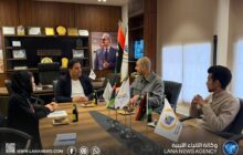 رئيس هيئة الإغاثة يبحث تعزيز الاستجابة الإنسانية للنازحين في ليبيا