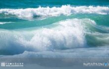 رياح نشطة وموج يصل 3 أمتار على ساحل ليبيا الشرقي