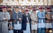 عقيلة صالح وبلقاسم حفتر يؤديان صلاة عيد الفطر في درنة