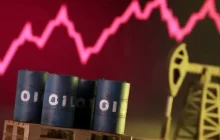 النفط يعوض خسائره بدعم من ترقب تطورات التهدئة في الشرق الأوسط