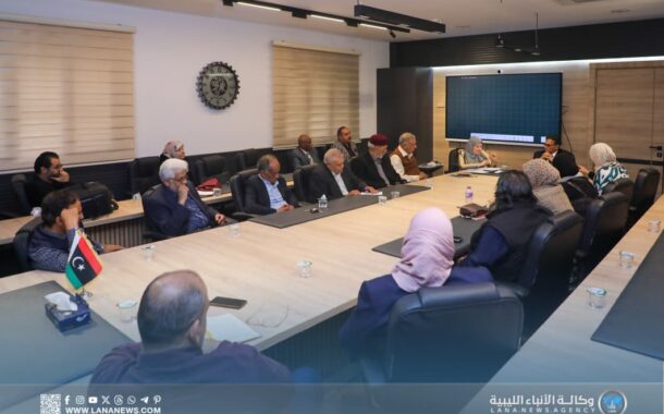 الأديب والكاتب الصحفي 