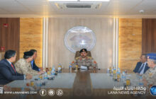 رئيس الأركان يطلّع على برامج تدريب القوات الخاصة في الأردن