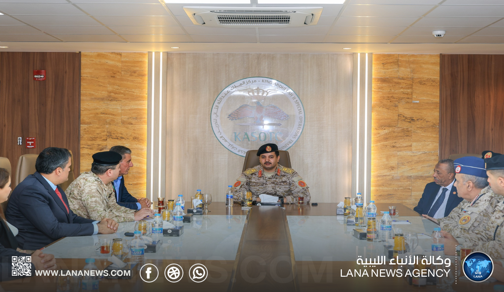 رئيس الأركان يطلّع على برامج تدريب القوات الخاصة في الأردن