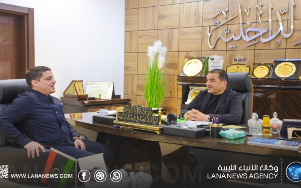 وزير الداخلية يُناقش تحديث البنية التقنية للوزارة