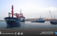 وصول سفينة محمّلة بشحنة سماد عضوي إلى ميناء سرت