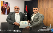 ديوان الخدمة المدنية يسلم الملاك الوظيفي لمستشفى المخيلي العام