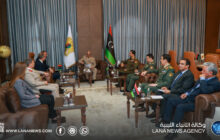 القائد العام يستقبل السفير البريطاني في بنغازي لبحث التطورات السياسية