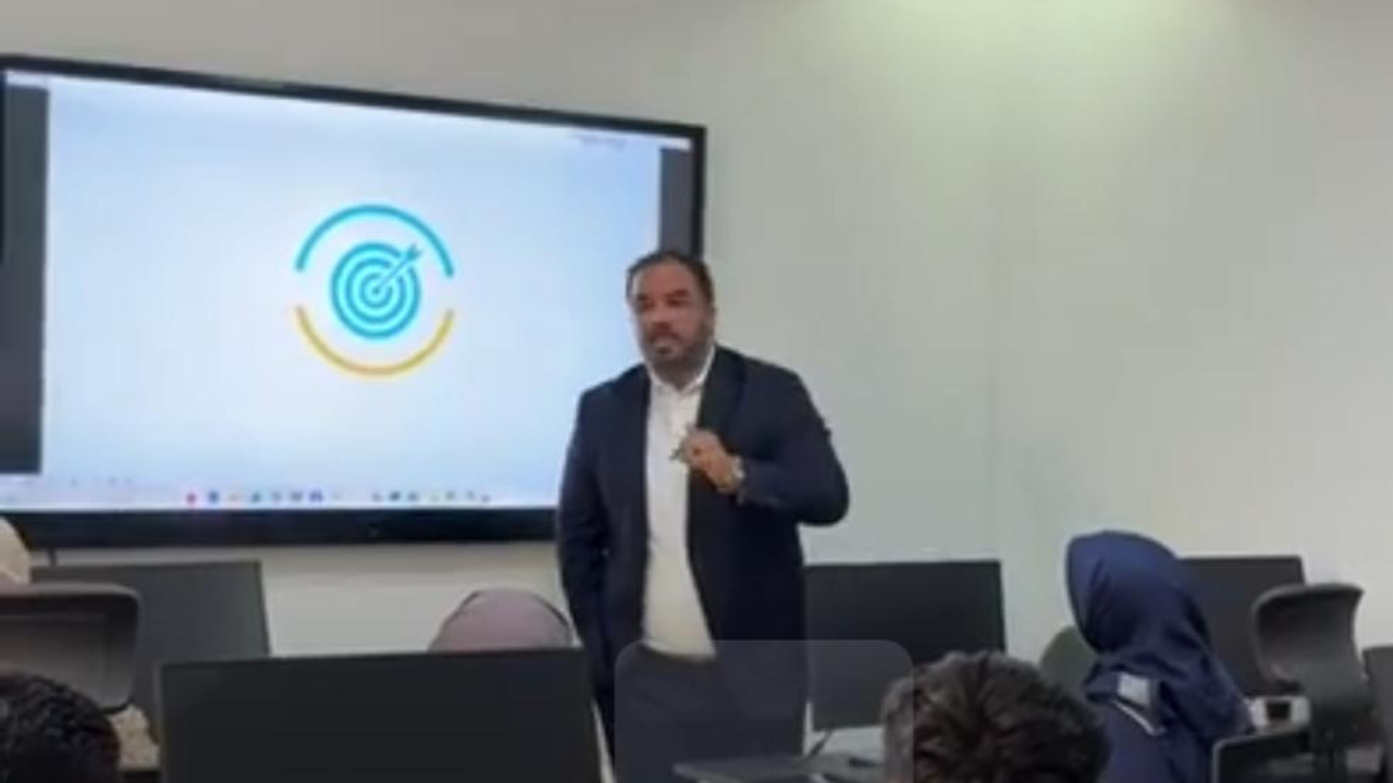 ورشة تدريبية لتطوير مهارات الإدارة الحديثة بمؤسسة الخدمات الإعلامية
