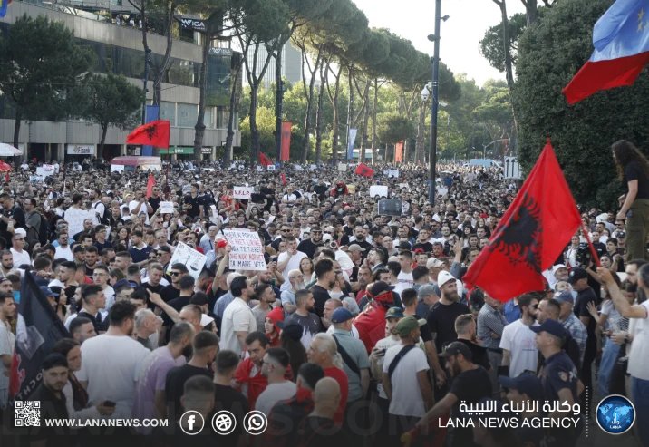 آلاف الألبان يتظاهرون ضد مشروع سياحي أمريكي في بلادهم