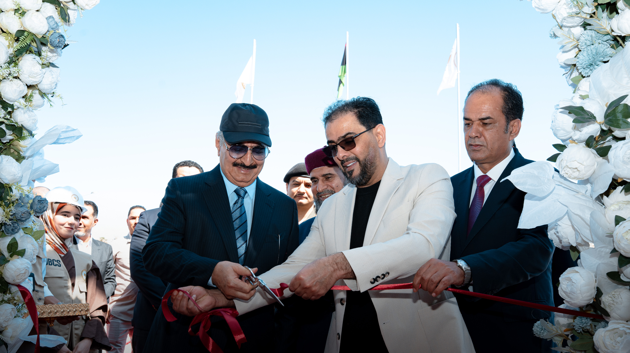 القائد العام ورئيس الحكومة الليبية يفتتحان مقر لجنة إعمار الصابري ووسط البلاد ببنغازي