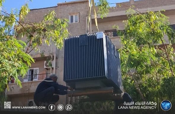 تركيب محول كهربائي جديد بمنطقة الماجوري بمدينة بنغازي