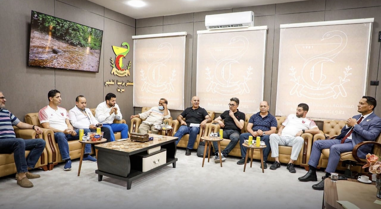 وفد طبي أردني يصل سرت لدعم برنامج زراعة الكلى بمستشفى بن سينا