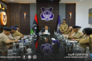 وزير الداخلية يبحث تطوير الهيكل الإداري وتنظيم ملف الهجرة